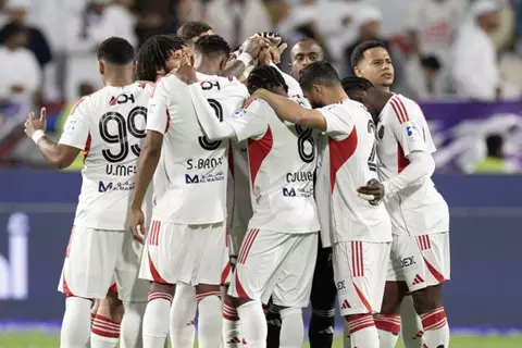منتخب الإمارات يعلن إنهاء التعاقد مع مدربه كوزمين